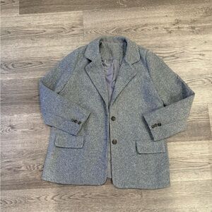 In very good condition wool blend blazer, trendy grey color